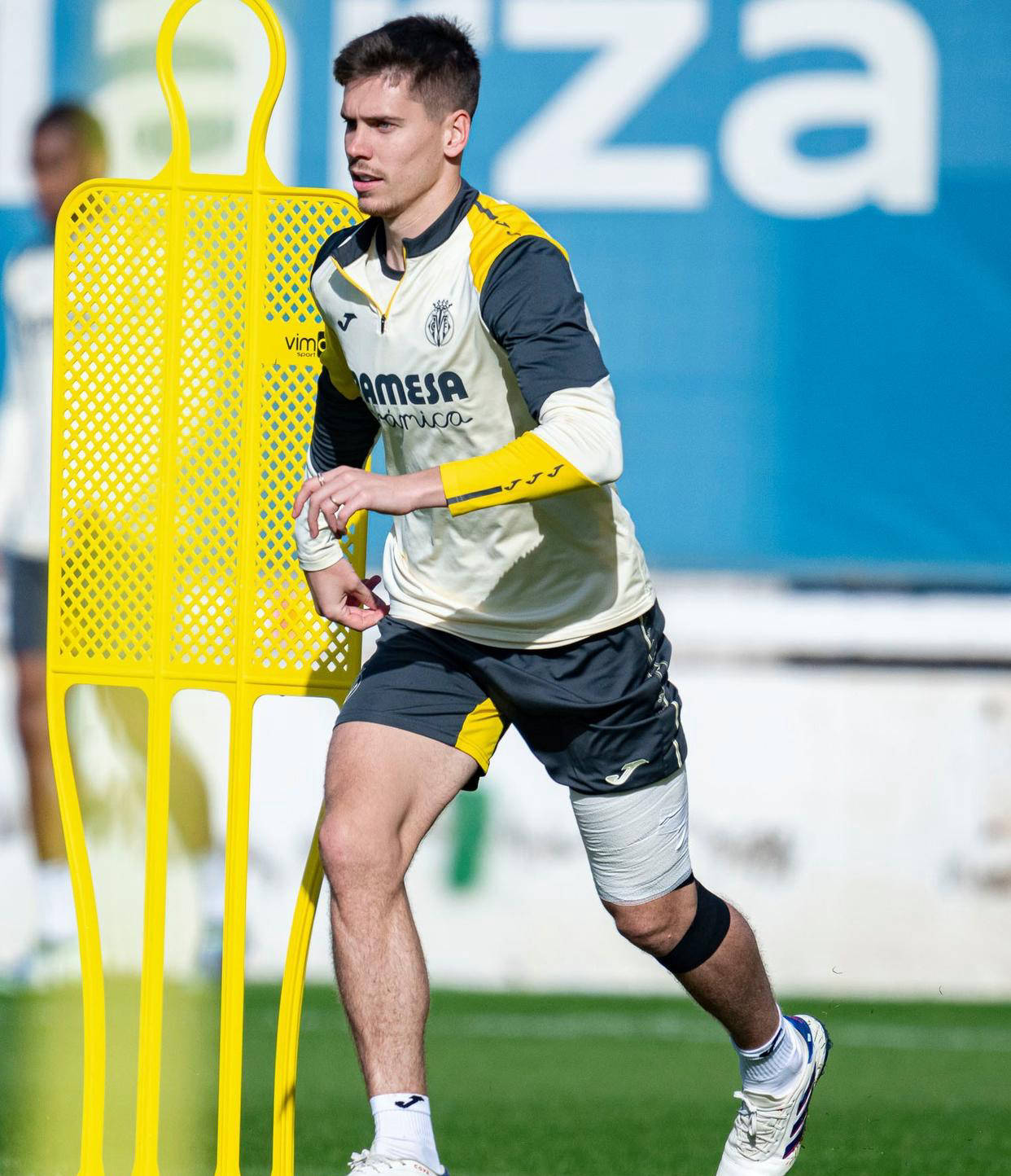 九游娱乐-冲刺阶段西甲焦点战,犹他爵士完成止住颓势,态度坚定,训练强度显著提升(犹他爵士主场球馆)