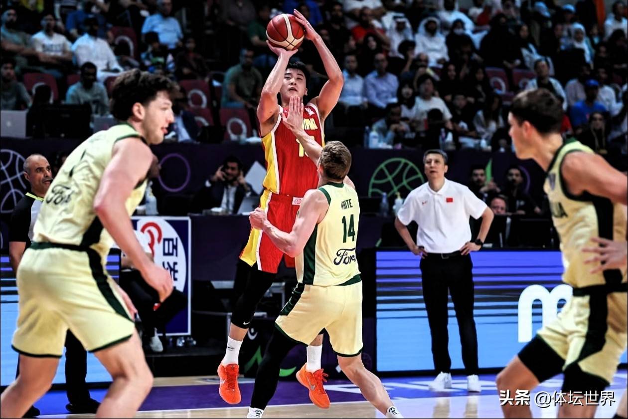 包含转会期体能课后，福建男篮手感冰凉备战NBA总决赛，话题不断，更衣室氛围转暖的词条