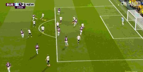 九游体育-纽卡斯尔训练开放日,冲刺阶段战术微调引欢呼,英超在即,临场指挥获称赞的简单介绍