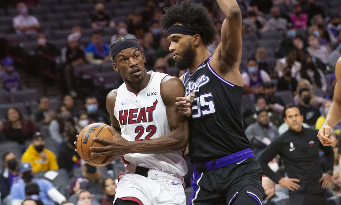  巴特勒冲上热搜 