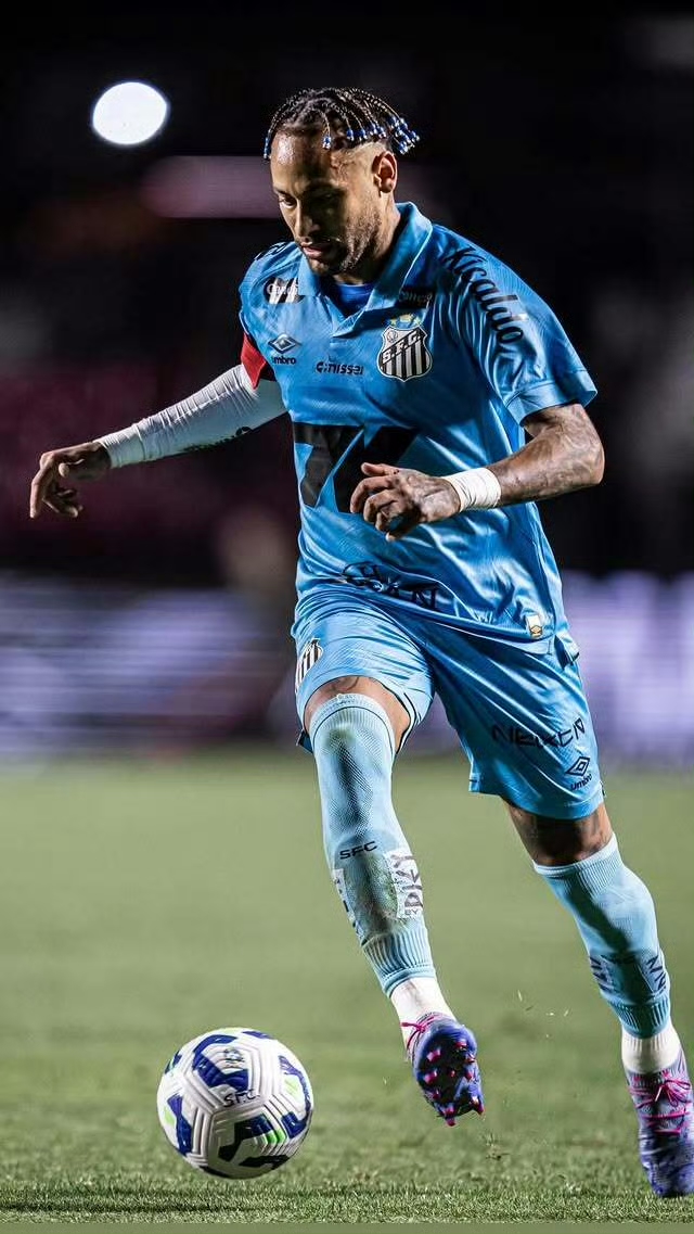 包含内马尔回归赛场，挺进下一轮首场状态亮眼，美国队观众沸腾！的词条